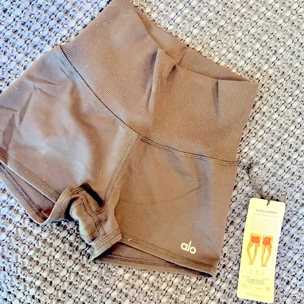Alo yoga Aura short, size small.
